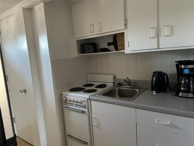 Building Photo - 750 Burlington Ave N