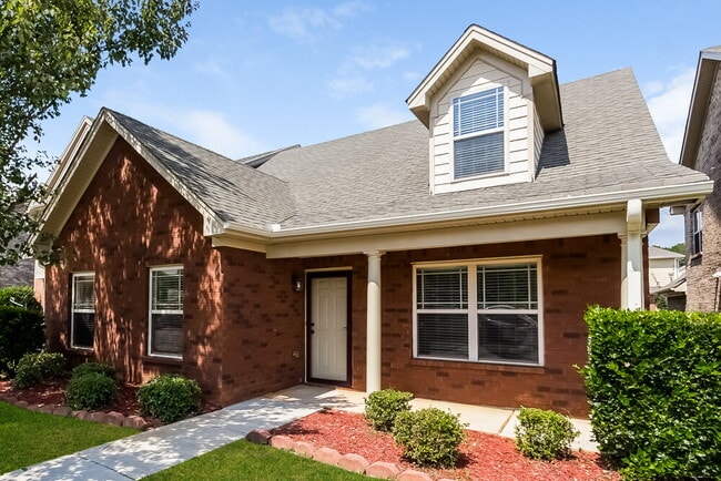 Building Photo - 117 Daisy Cir