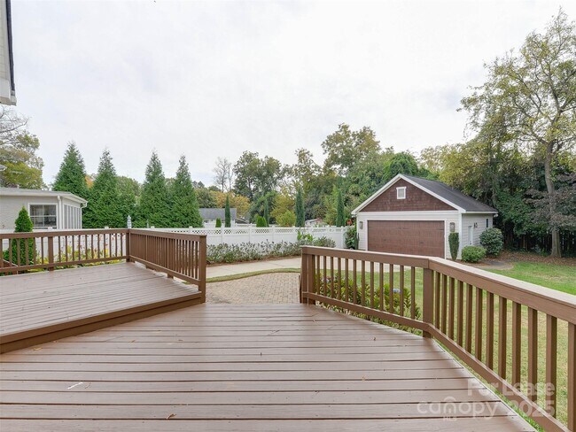 Building Photo - 620 Marsh Rd