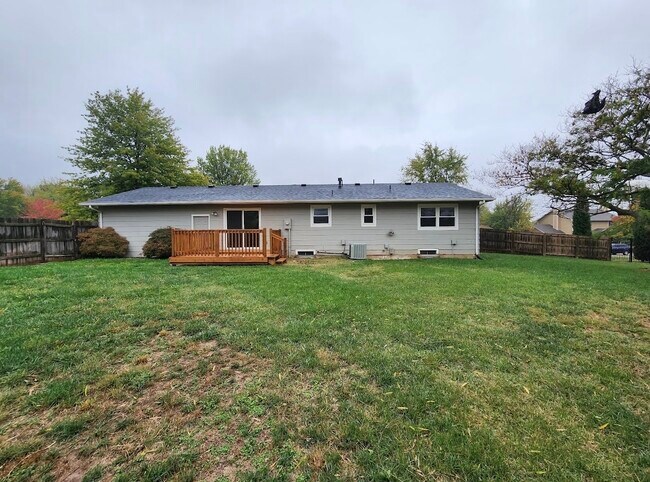 Building Photo - 112 E North Point Dr