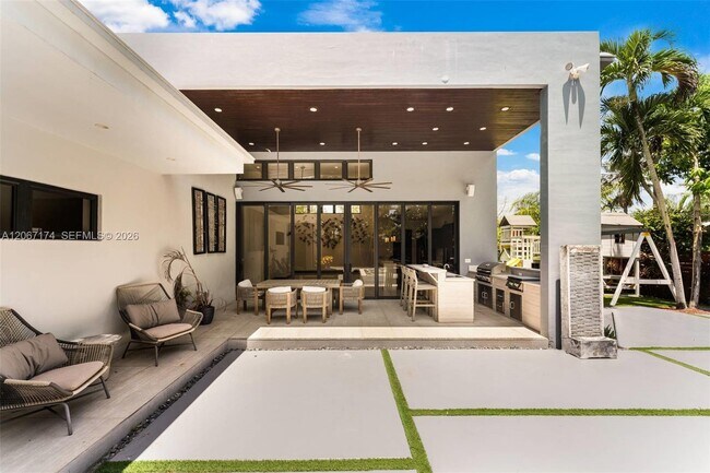 Building Photo - 15315 SW 84th Ave