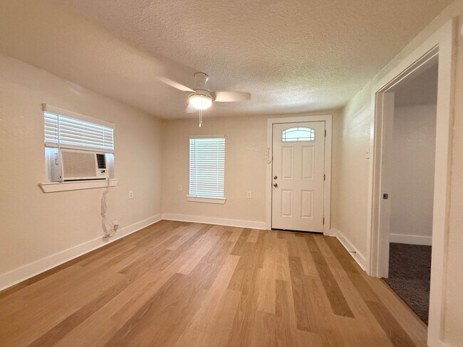 Building Photo - 288BS