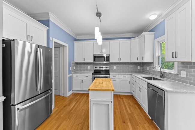 Building Photo - 103 La Quinta Ct