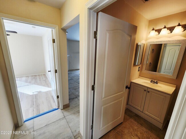 Building Photo - 6504 Crimson Leaf Ln