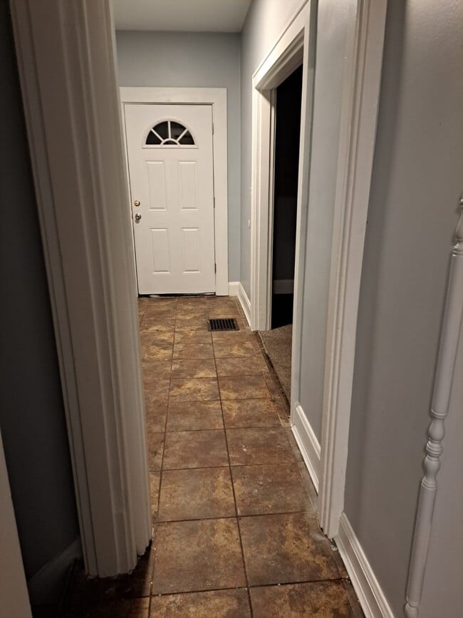 Building Photo - 1114 Fairbanks Ave