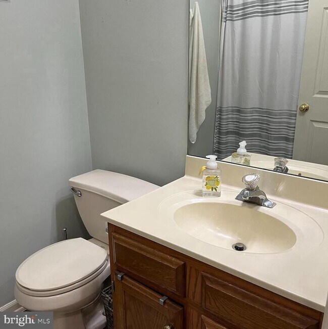 Building Photo - 24 Inverness Cir
