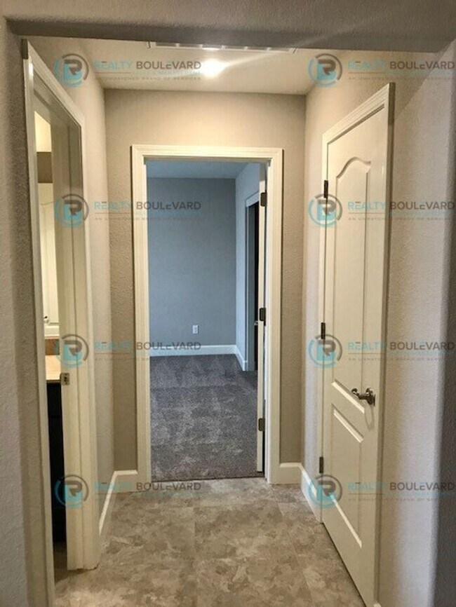 Building Photo - Welcome to your dream home in Spanish Springs, nestled off the serene Calle de la Plata. 2 Year l...