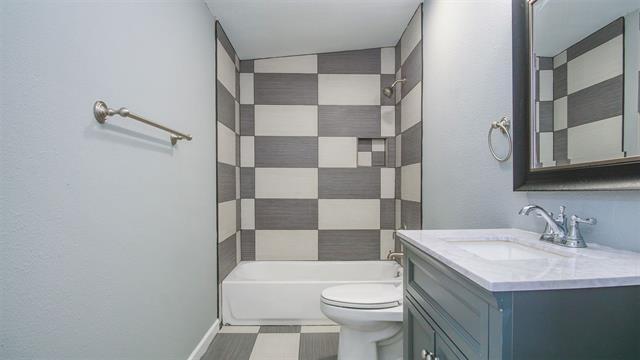 Building Photo - 2059 Dorothy Ln