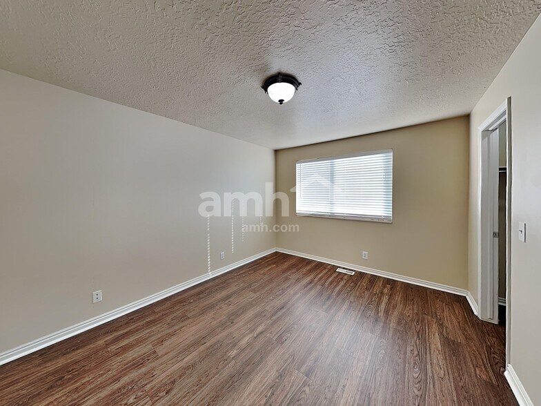Building Photo - 373 W 2200 N