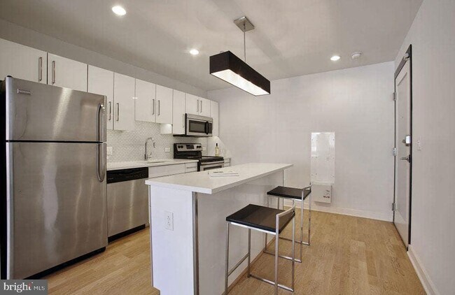 Primary Photo - 1616 Walnut St