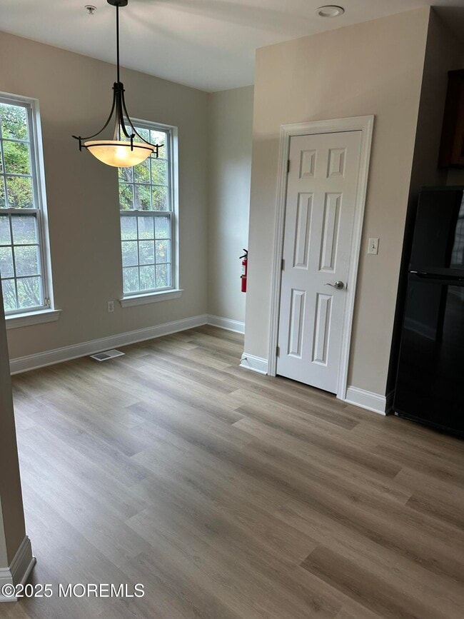 Building Photo - 1006 Abby Rd