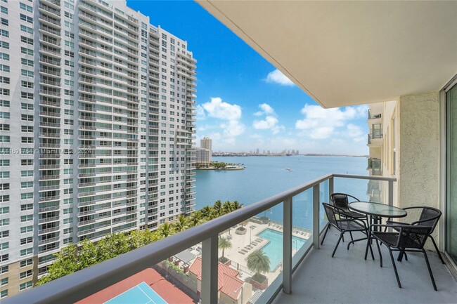 Building Photo - 1155 Brickell Bay Dr