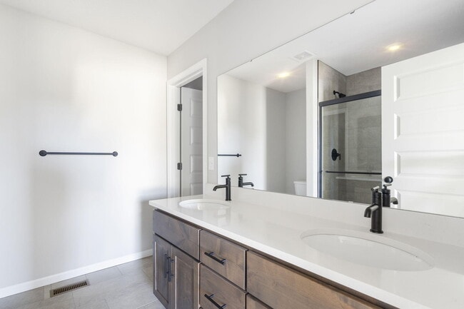 Building Photo - 2015 South St