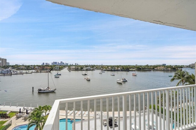 Building Photo - 95 N Birch Rd