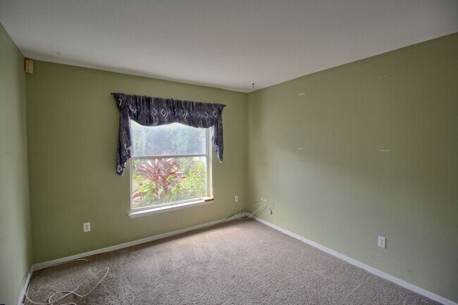 Building Photo - 2120 Falkner Rd