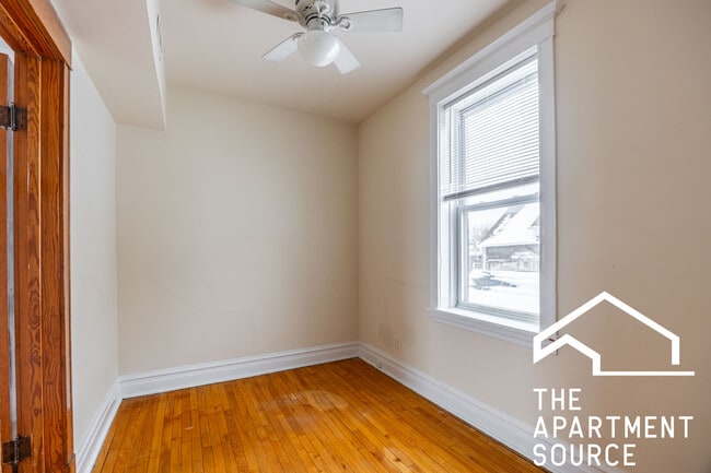 Building Photo - 2442 N Ashland Ave