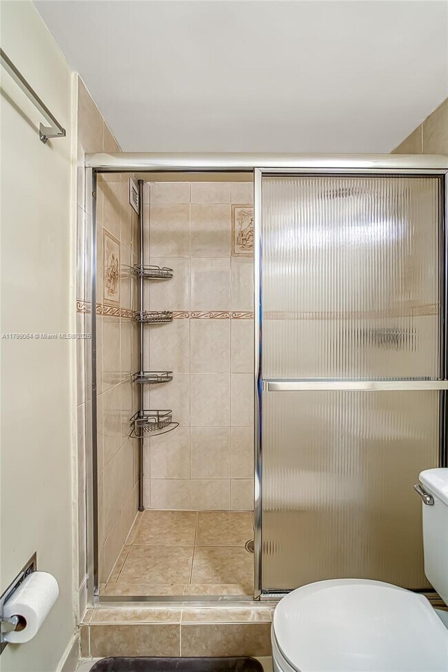 Building Photo - 2030 S Ocean Dr