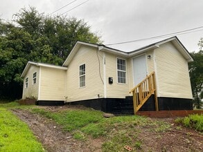 Building Photo - Newly remodeled home is located in Lancast...