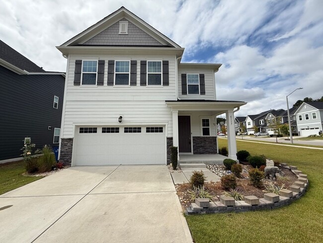 Primary Photo - Stunning 5BD, 3BA Raleigh Home Within the ...