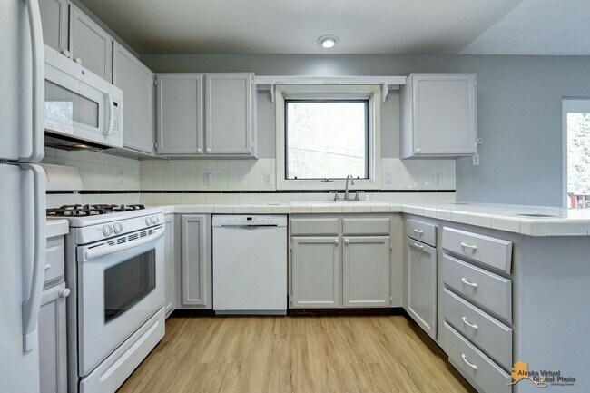 Building Photo - 4701 Grumman St