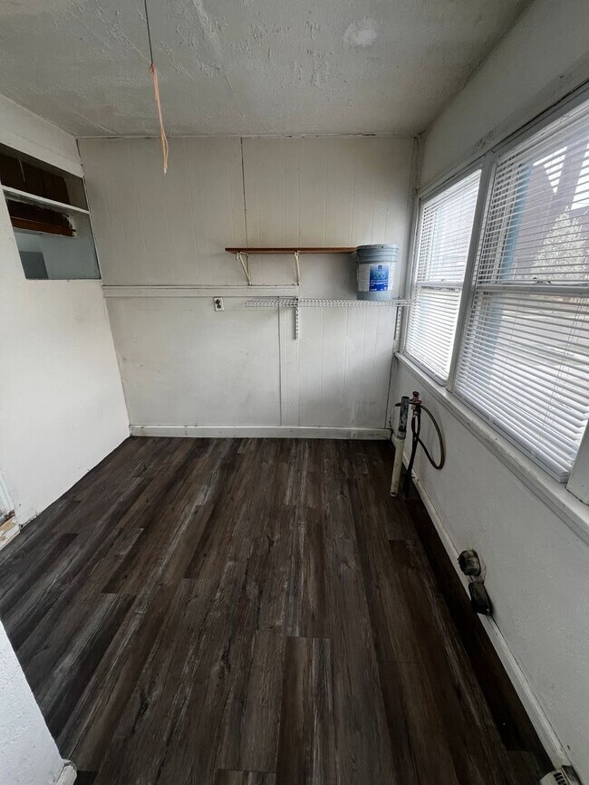 Building Photo - 454 N 7th Ave