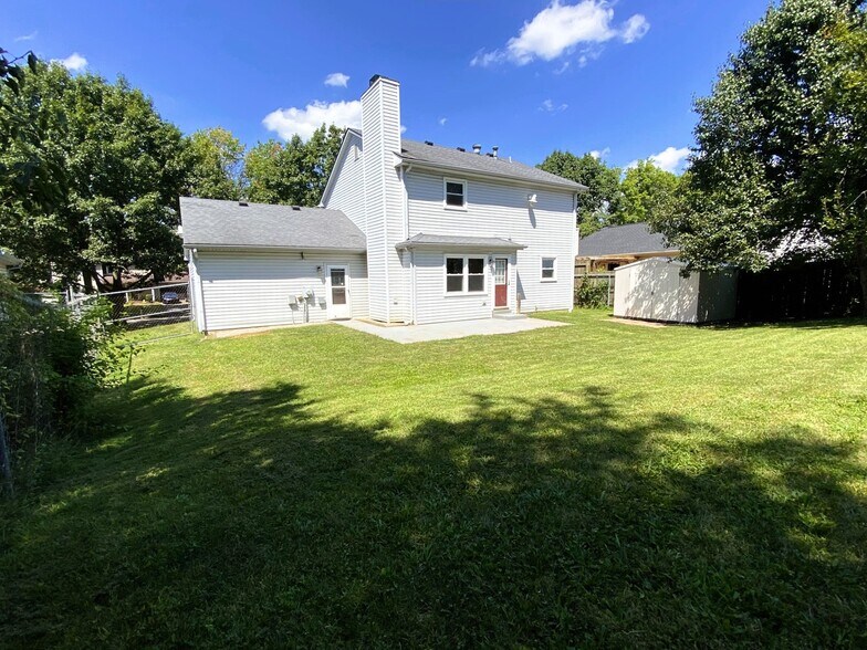 Building Photo - 3558 Winthrop Dr