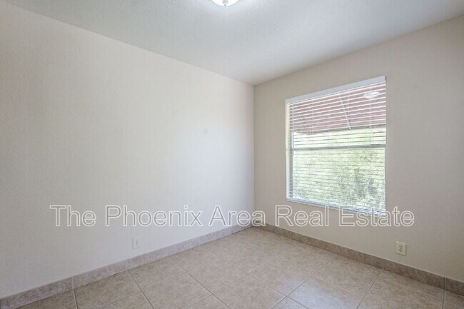 Building Photo - 16657 E Gunsight Dr