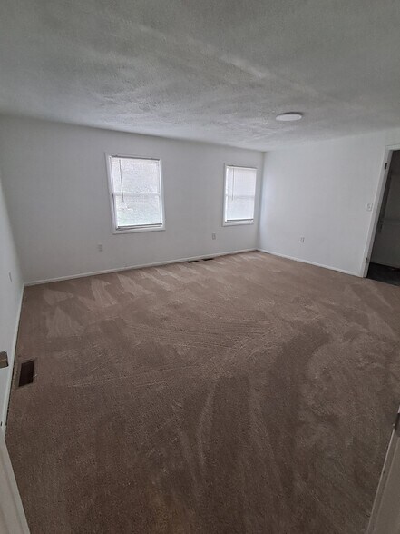 Building Photo - 3561 Brandau Dr NE