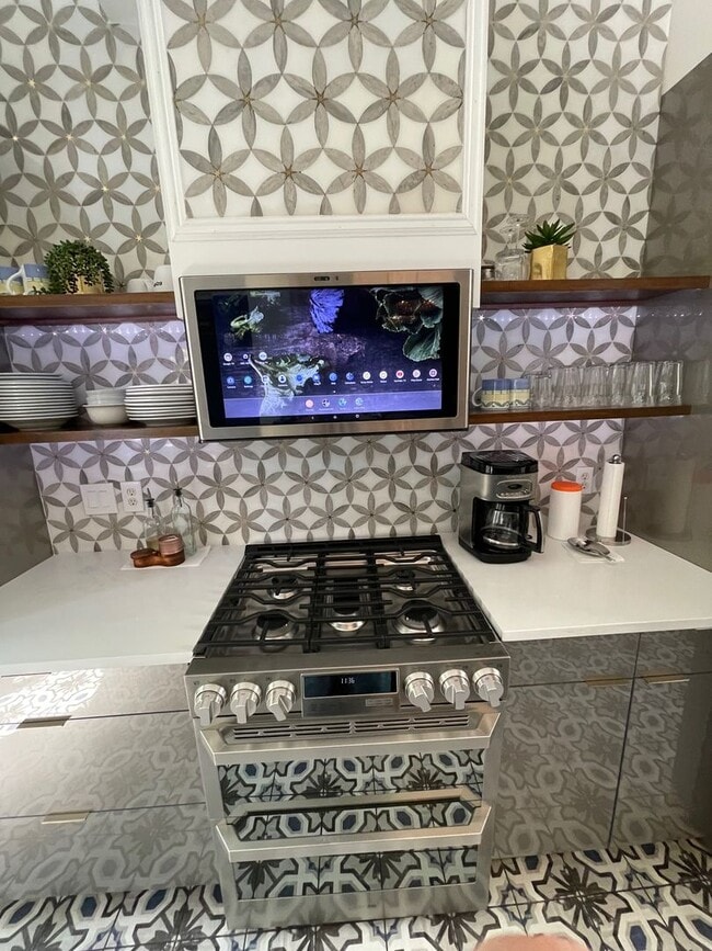 Building Photo - Stunning Furnished 3 Bedroom 3 Bath Condominium ON Piedmont Park!