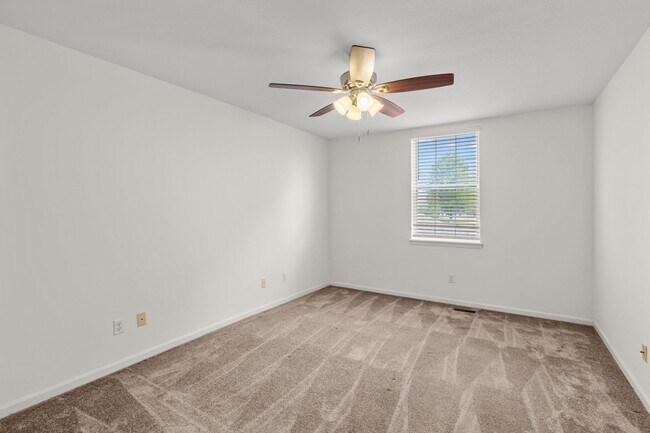 Building Photo - 2405-2407-2407 Northampton Dr