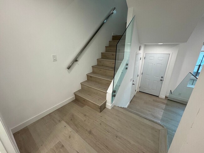 Building Photo - 431 N Alhambra Ave