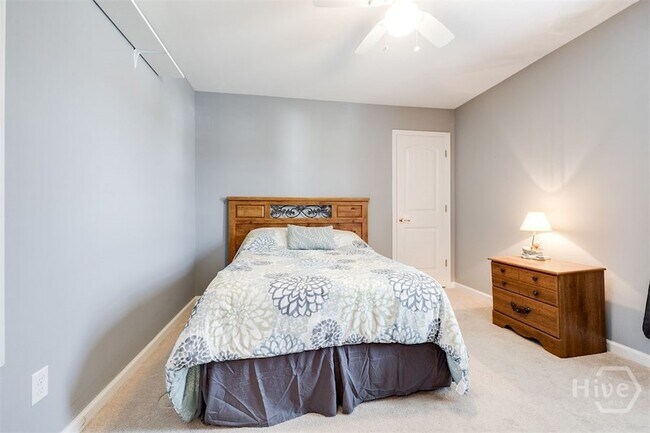 Building Photo - 285 Willow Point Cir