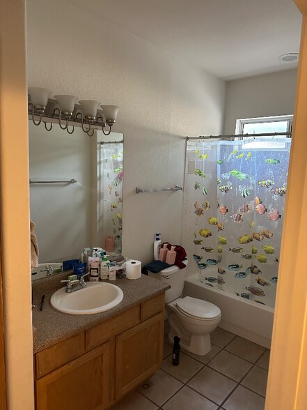 Building Photo - 7353 E University Dr