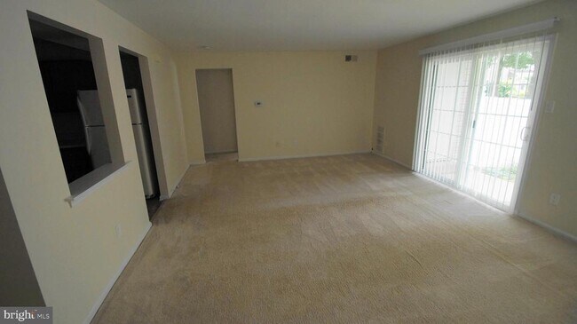 Building Photo - 2602 Beacon Hill Dr