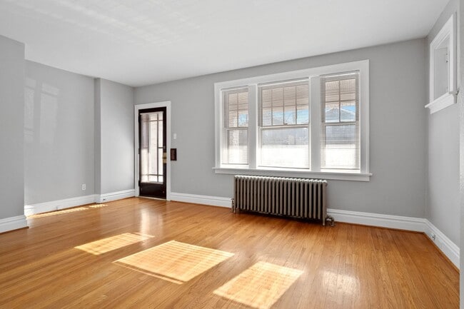 Building Photo - 4955 Tholozan Ave