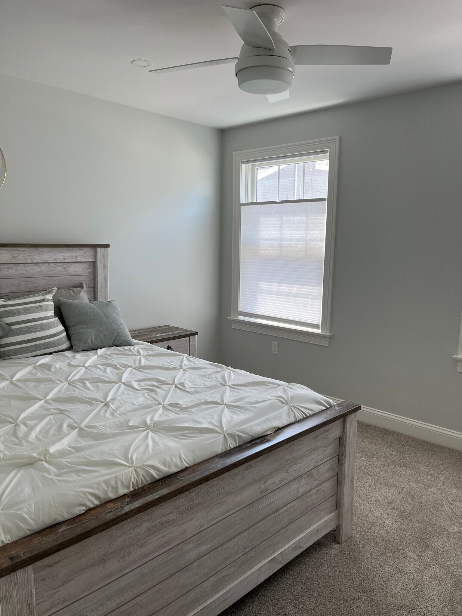 Building Photo - 2 1/2 Dumas Ave