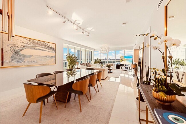 Building Photo - 2127 Brickell Ave