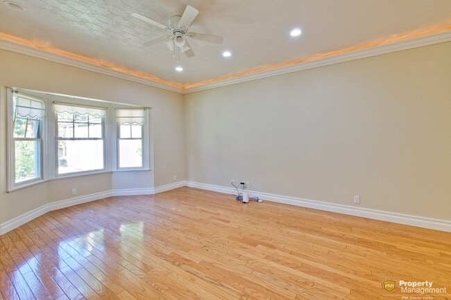 Building Photo - Turnkey Home with Natural Light & Upgrades...