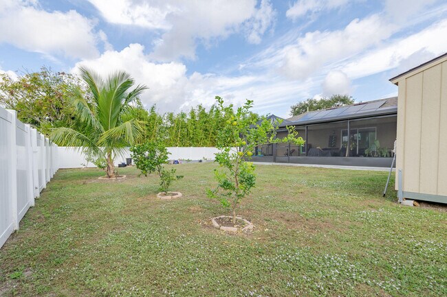 Building Photo - 2626 SW Monterrey Ln