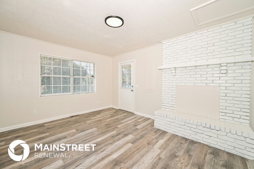 Building Photo - 6704 Bay Cir Dr