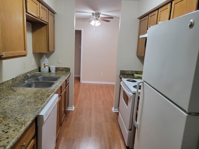 Building Photo - 6606 De Moss Dr