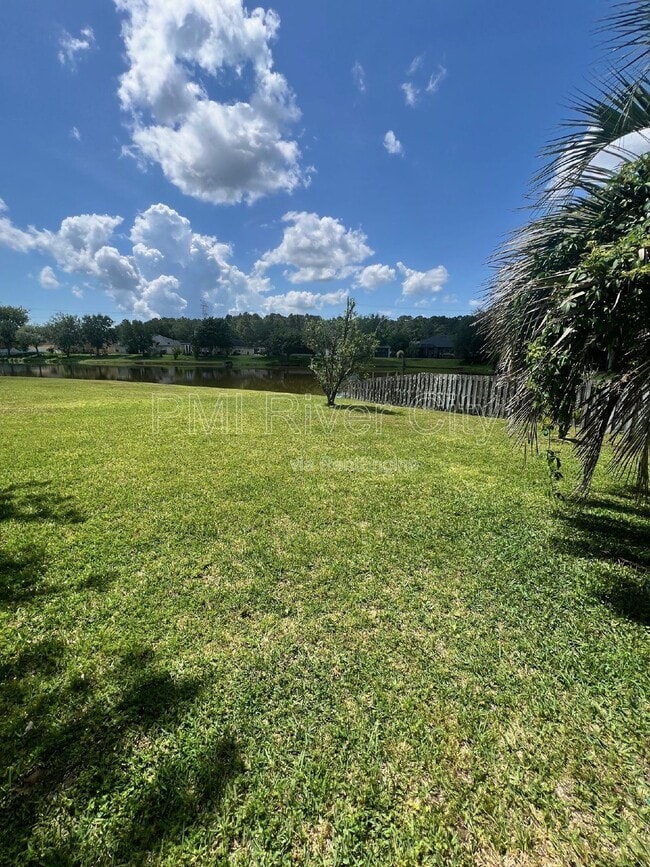 Building Photo - 2480 Ridge Will Dr