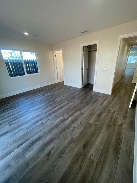 Building Photo - 3923 Franklin Ave