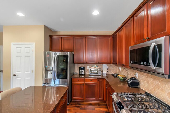 Building Photo - 3863 Pin Oak St