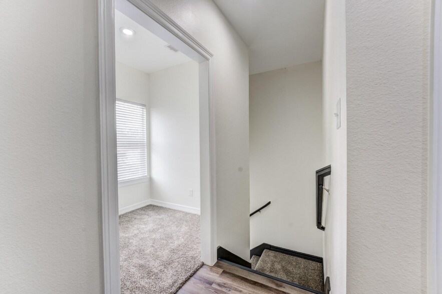 Building Photo - 410 N 4th St