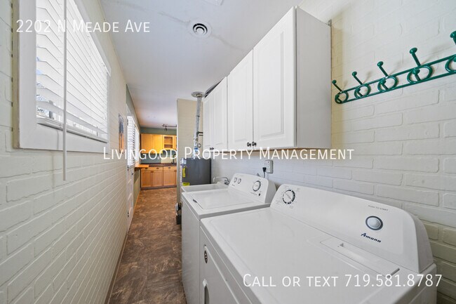 Building Photo - 2202 N Meade Ave