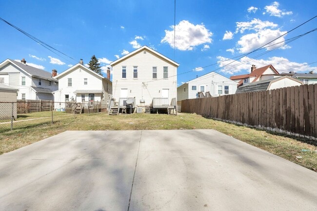 Building Photo - 791-793 E Starr Ave