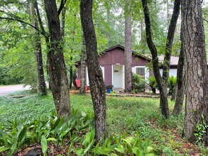 Building Photo - 2614 N Red Cedar Cir