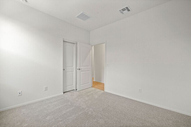 Building Photo - Beautiful Brand New 3 Bedroom Home with De...