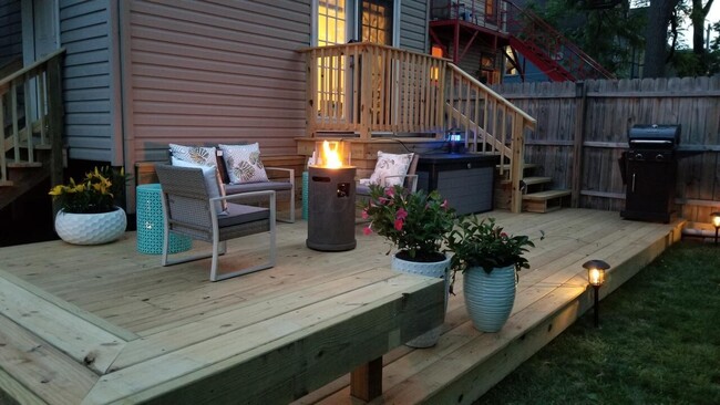 Building Photo - 1340 Oak St